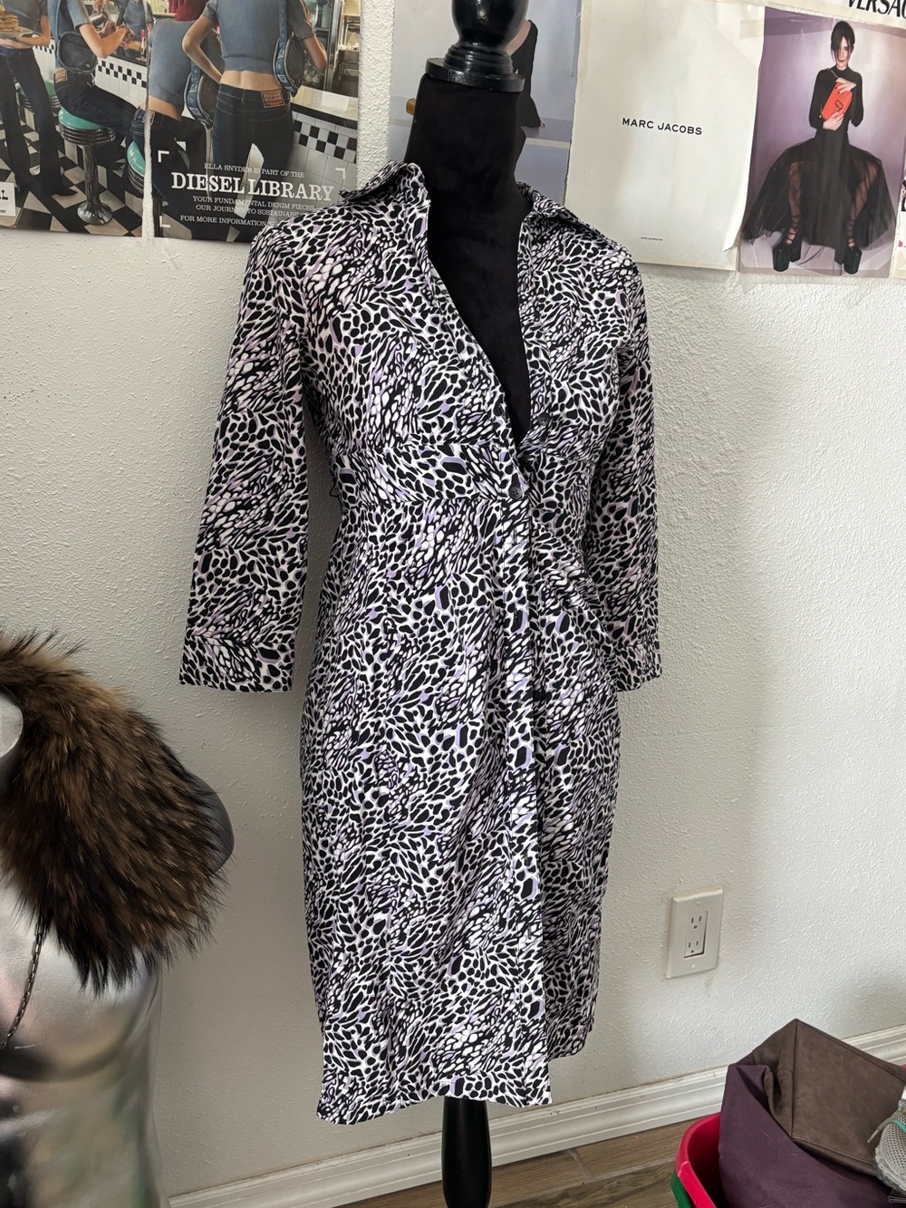 Express button up Dress - Lilac, Black & White